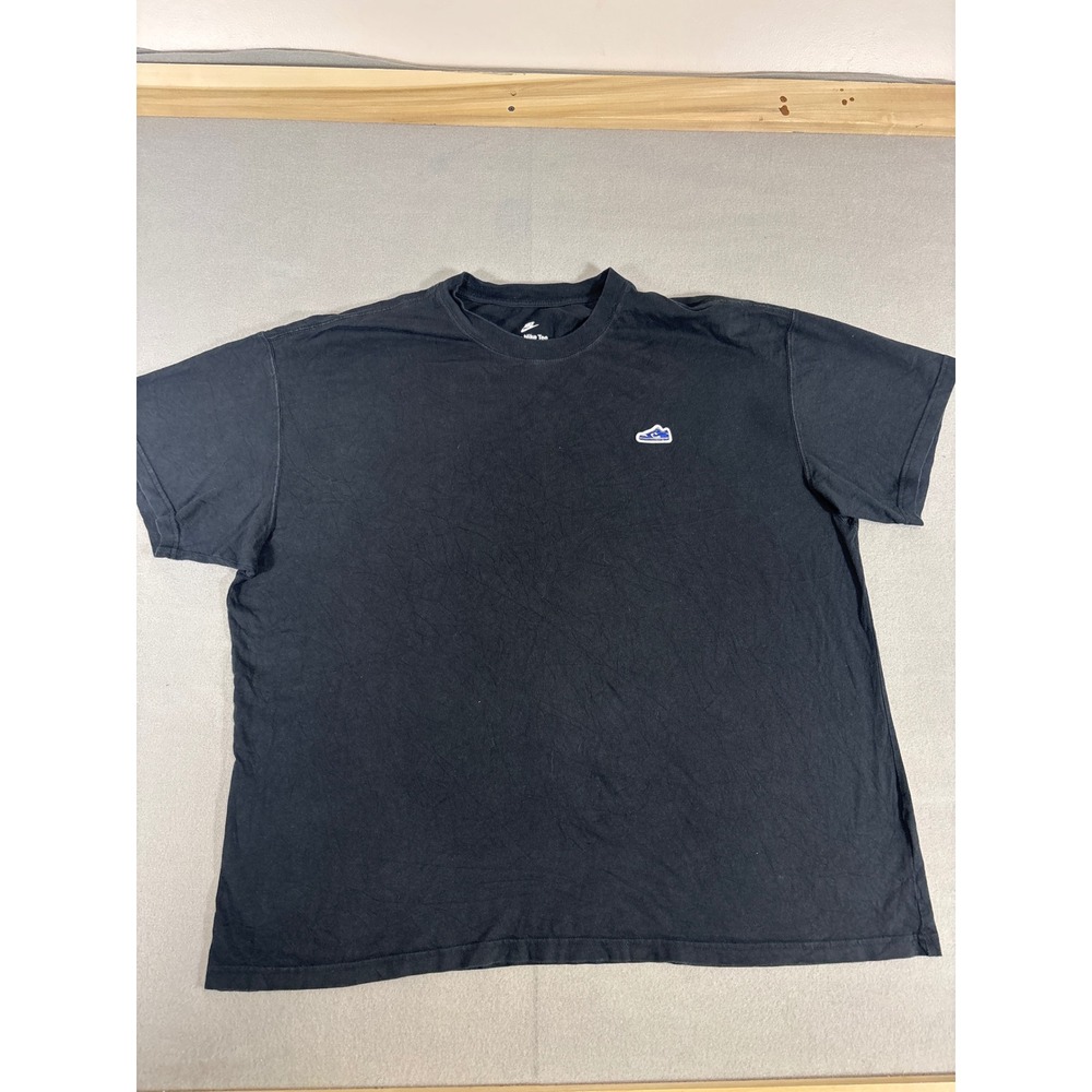 Nike Mens XXL Loose Fit Black T-Shirt Blue‎ Sneaker Embroidered Patch Tee 0569